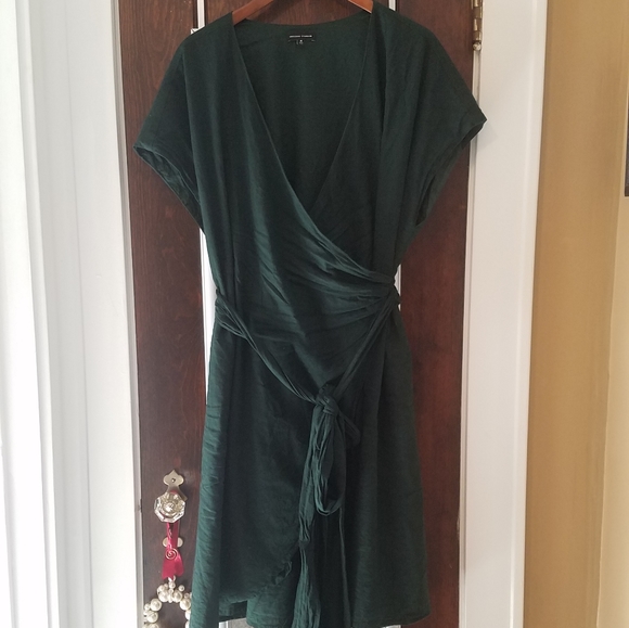Universal Standard Dresses & Skirts - Universal Standard M Tracy Green Linen Wrap Dress